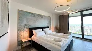 NEW I GREAT CITY VIEW I 32 FLOOR I BOXSPRINGBED an | Augsburg, Germany | Hotel Review🏨