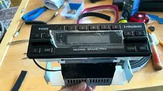 Fit Radio in Triumph - Retrosound - GRAND PRIX - unboxing / unconventional instal. - Triumph TR7