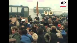 CUTS 27 1 81 US IRAN HOSTAGES FLY HOME FROM WEST GERMANY