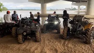 Can Am и Honda ездят по грязи в парке OTT ATV ​​(часть 1)