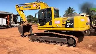 ESCAVADEIRA KOMATSU PC240 - 2