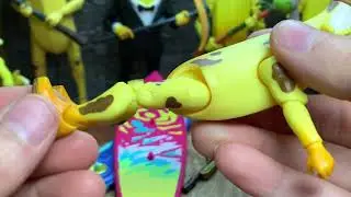 Jazwares Fortnite Peely Transforming Driftboard Surfboard Figure Review & Comparison - Banana Fever!
