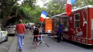 Фургоны с едой из Майами на площади Коули