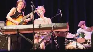 Jennifer Hill and Co. performs at DAS Musicians