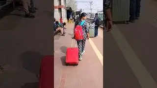 Train Travel Time | Train re Ame Kuade Galu #trainjourney #traveling #tendingshort #shorts #ytshorts
