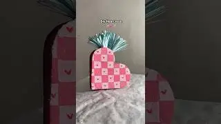 Diy Heart vase 💕#diy #aestheticroomdecor #shortsviral #youtubeshorts #craftyliving
