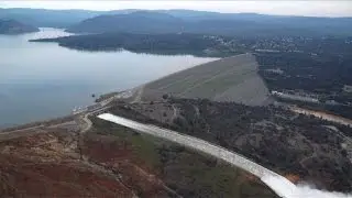 Mass evacuation as rain strains tallest US dam