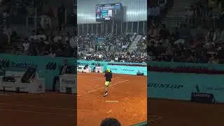 Fran Cer&uacute;ndolo 🇦🇷, pegando duro en el Mutua Madrid Open (📹 @nico.carchio)