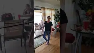singing with the nieces at moms #kalae #tash #solsisters #solanna #duque (3)