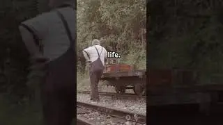 🚨 5 Essential Railway Safety Tips #RailwaySafety #TrainSafety #StayAlert #Shorts #SafetyFirst
