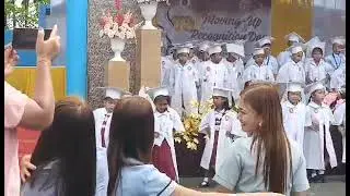 Graduation baby malia ko