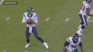 NFL Quarterback Gets Distracted By Laser Pointer at His Face During Game