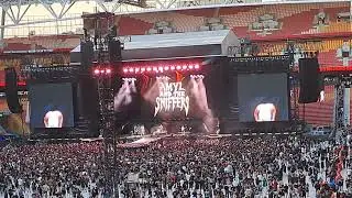 Amyl and the Sniffers - Doing in me Head 14/12/25 - Brisbane - Suncorp Stadium