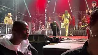 Khruangbin - C-Side (feat. Leon Bridges) (2019-11-02 &ndash; Houston, TX)