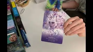 YOU'RE EMBRACING THE DIVINE FEMININE ENERGY AND LIVING MORE AUTHENTICALLY (Timeless Tarot Reading)