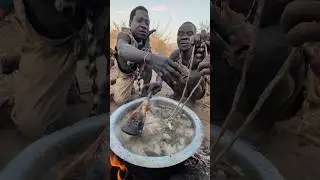 Wow That's Amazing delicious food Hadza cooks for survival 😋😲🍲 #africa #villagelife #food #comedy