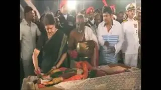 Jayalalitha Amma Legs Was Removed watch