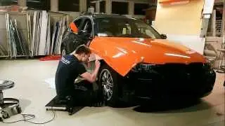 Auton yliteippaus - BMW gloss orange car wrap