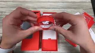 OnePlus 8T Unboxing + Quick hands on. OnePlus keeps rollin' out the heat!