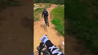 Follow cam on Zekey 🤙🏽 #mtb #finchhattonmtb #offcambermtb #followcam
