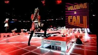 MIA Sticks Up Middle Finger During Madonna Halftime Show Superbowl 2013 Performance