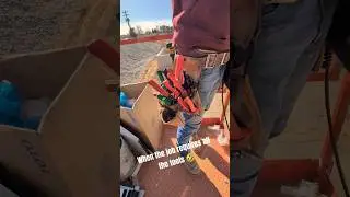Когда для работы нужны все инструменты! #jackofalltrades #construction #funnyshorts #whenyouknowy...