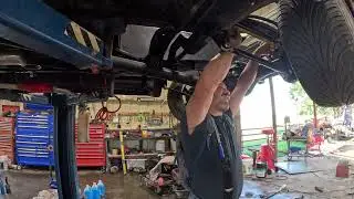 Final adjustments and tightening the parallel 4 link