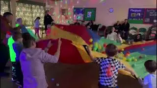 parachute fun @Glow-FitKids #fitness #allinclusive #saturday #dancefitness #makingfriends #family