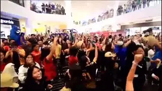 WATCH: Hundreds of people celebrate as Sarina Bolden scores the Philippines first ever WC goal!