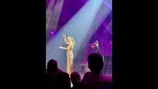 Great new songs! Karsu sings Sar Ve &Ouml;p (Hug And Kiss) and Son Defa (Last Time) @ Phil Haarlem 2025