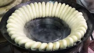 Potsticker Steamed Bread / 半蒸半煎烤的鍋貼饅頭 - Taiwanese Street Food