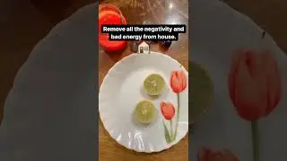 Ghar se negativity ko kaise dhur kare.Cut a 🍋 lemon in two pieces Sprinkle some salt .Mob:9619252916