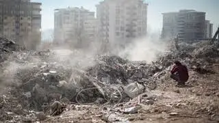 Şule Kalkanlı - Yürüyorum  Dikenlerin Üstünde