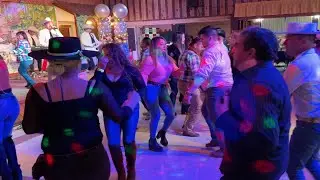 Que chulada de baile se vivió junto   -  LOS VILLANOS DE COLTAUCO