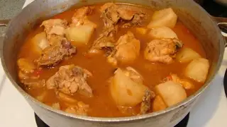 POLLO GUISAO