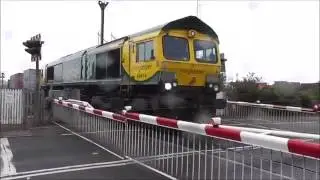 Car Vs Train Horn! 66414 Passes Felixstowe Beach Level Crossing