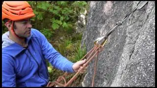 How to belay with a Munter Hitch