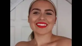 Aideen Kate applies Dripping Gold Luxury Lotion