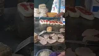 Hunter Beef Burger at Sultan Restaurant Nazimabad Karachi #Shorts #ytshorts #youtubeshorts
