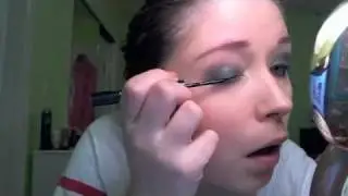 WINTER MAKEUP- Sexy Mistletoe Look