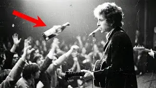 What Bob Dylan Said When He Realized the Audience Wanted the Old Him