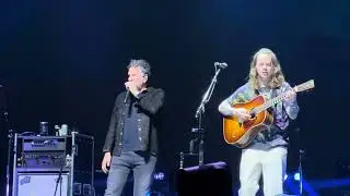 Billy Strings - Blue Skys (Royal Masat singing) with Mickey Raphael, Bridgestone Arena, 2-23-24