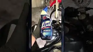 Using Toilet Bowl Cleaner To Clean Up Your Exhaust Manifold / Header (SV650 Exhaust Header Clean Up)