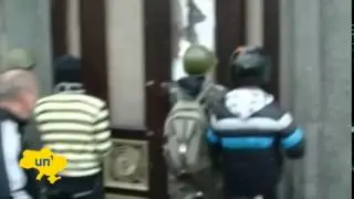 Pro-Moscow separatists seize Luhansk: Kyiv losing control in Donbass regional capital