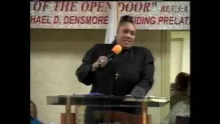 Dr Carolyn D. Showell