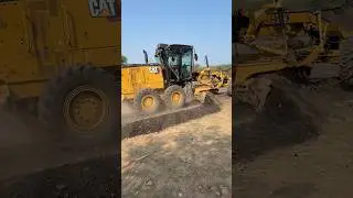 &ldquo;Roadside Scrap materiel grading !!✅ #cat120 #highway work.🛣️