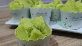 Smiling Pandan Cupcake