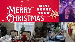 Christmas home tour of hot cocoa bar and dining room. #home #homedecor #christmas