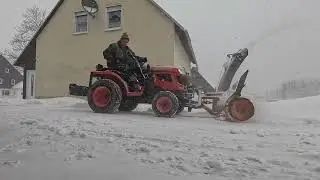 Wintereinbruch Januar 2026 -- Kubota B1620 mit Zaugg SF40-32-120 im Fräseinsatz