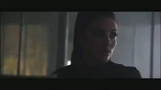 Female neckbreak 
